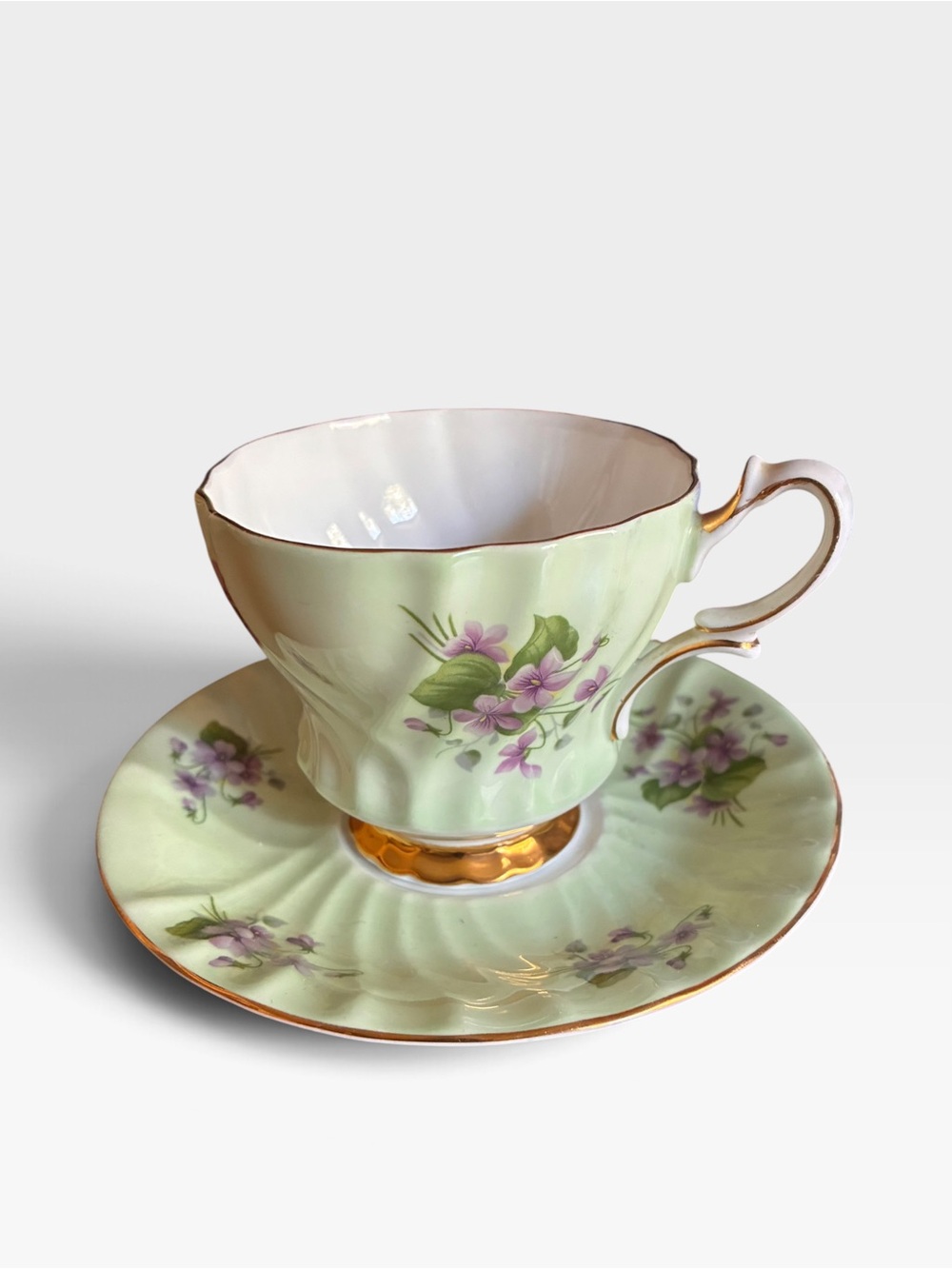 Queen Anne Tea Cup & Saucer 412